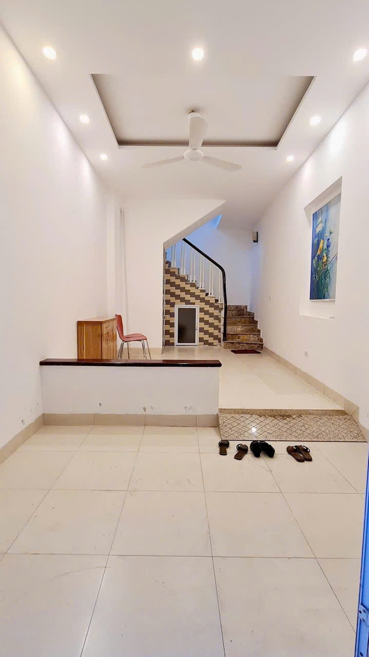 Cho thuê nhà Kim Hoa, ngay Xã Đàn 4 tầng x 30m2, 2 ngủ, 12 Triệu ở hộ gia đình - Ảnh 3